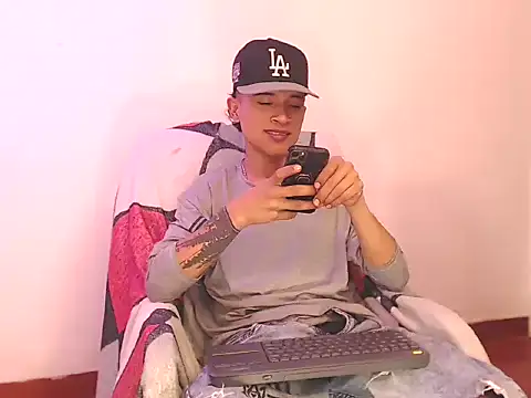 Edward_Milleer live sex cam