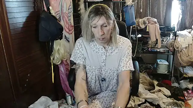 Ombeline1 live sex cam