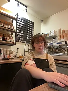 cinnabon_'s cam snapshot