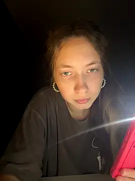 Holy_Poly live sex cam