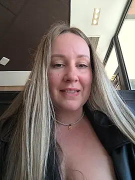 Mona_Plus live sex cam