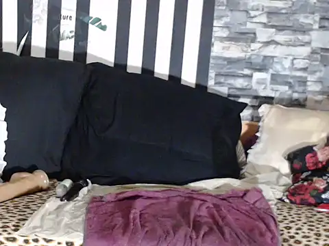 BigHotMatureXx's cam snapshot