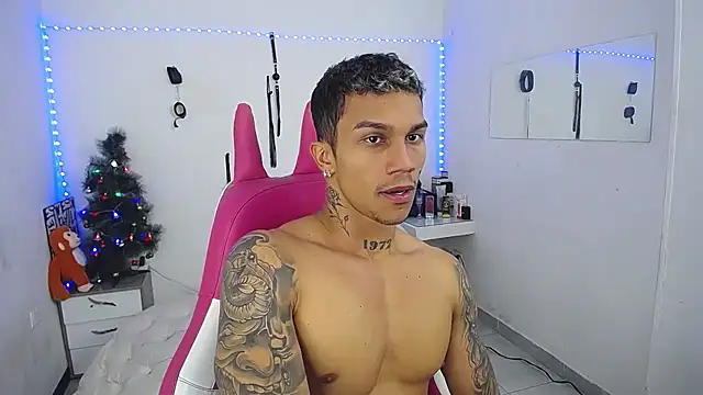 Leonard_Price live sex cam