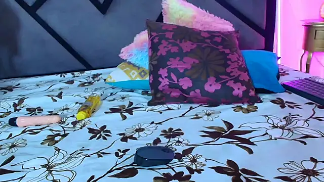 TashaNaughty4u's cam snapshot