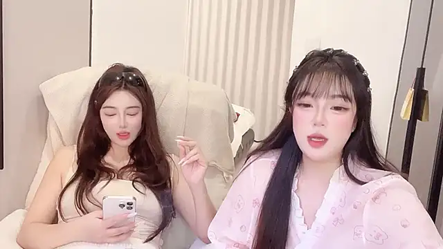 Kinadolly live sex cam