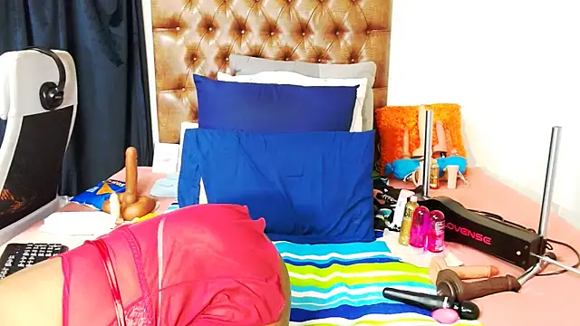 Hotxbums22 live sex cam