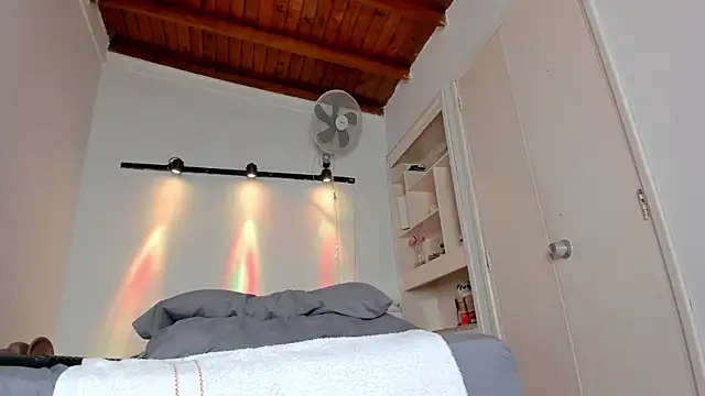 alessa28's cam snapshot