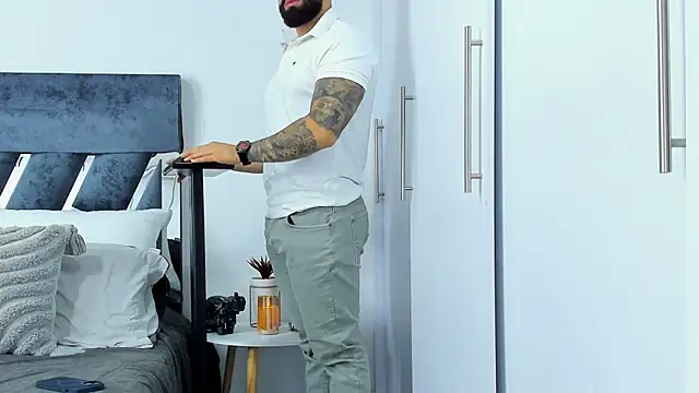 Zack_Froone's cam snapshot