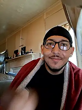 ThrowedWorldWide's cam snapshot