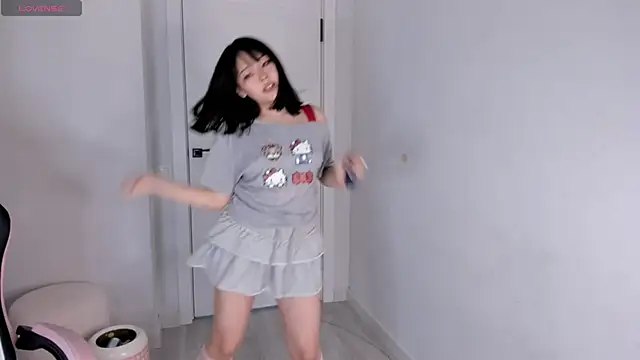 hee_young11's cam snapshot