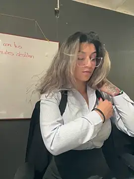 Isabella_Varella's cam snapshot