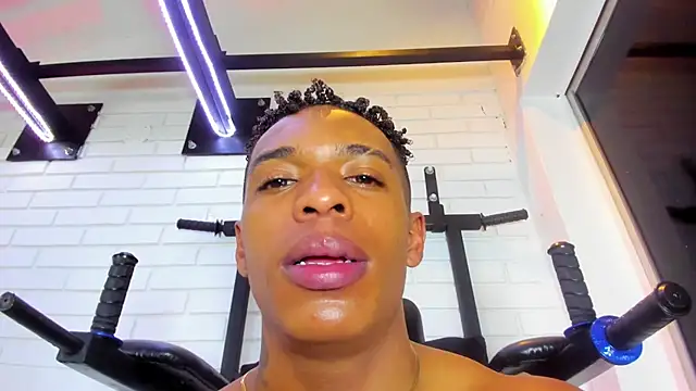 ItaloMoore's cam snapshot