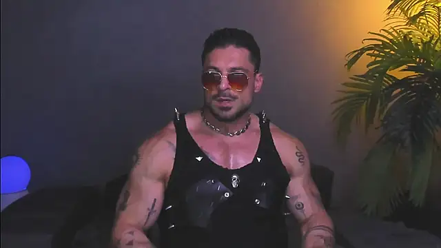 dennis_cox1's cam snapshot