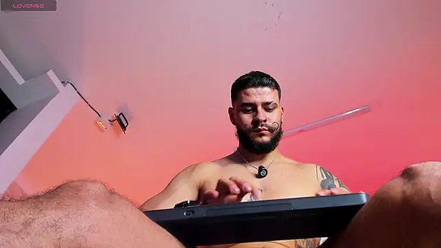 DickGriffith_'s cam snapshot