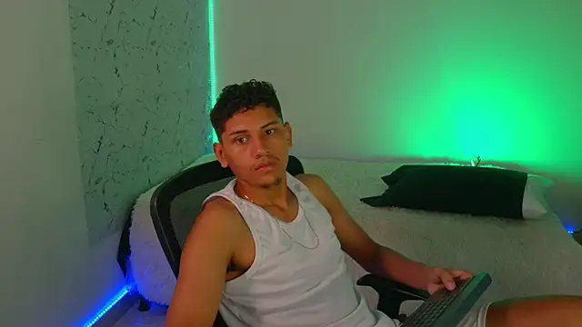 the_crackopry's cam snapshot