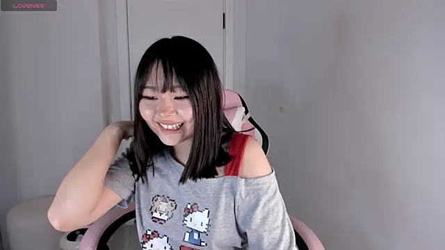 hee_young11's cam snapshot