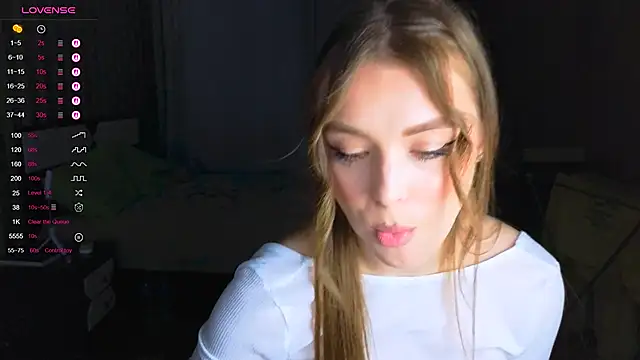 Sweet_Darlina_For_You's cam snapshot