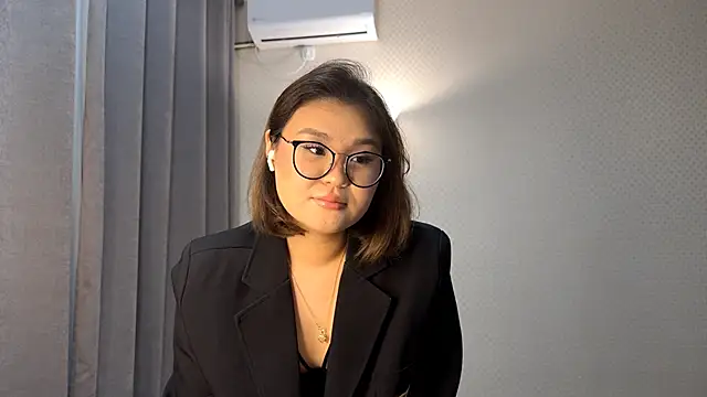 HoneyKitsu's cam snapshot