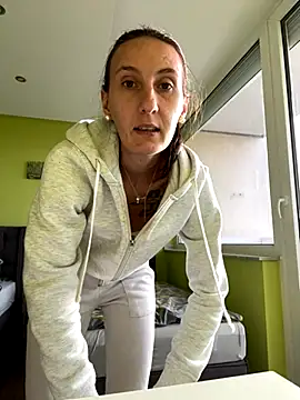 Emilia_Mausi's cam snapshot