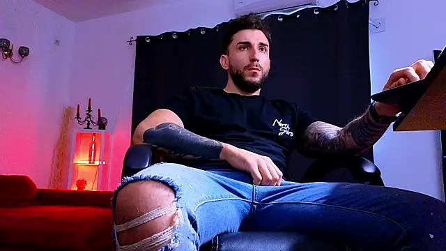 MightyAaron66's cam snapshot