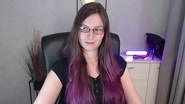 emmaxDelight's cam snapshot