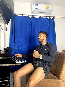 Kylian_Alessandro's cam snapshot