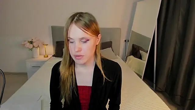 EffieMinki live sex cam