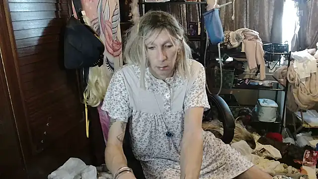 Ombeline1 live sex cam