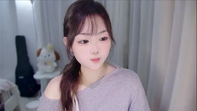 YUANYUAN-A live sex cam