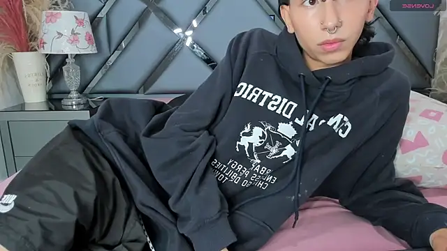 Milan_LewisS live sex cam