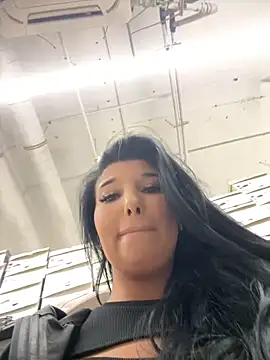 Tisha_Busty live sex cam