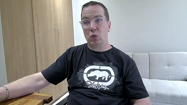 BrettJ81 live sex cam