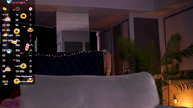 MissKiarra live sex cam