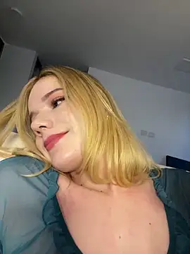 NicoleCut live sex cam