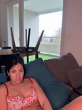 LaPetiteKim live sex cam