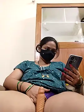 Priyanka_30 live sex cam