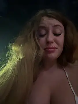 AndreaMood live sex cam