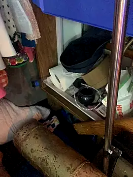 gurlnips live sex cam