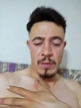 Paploesco026's cam snapshot