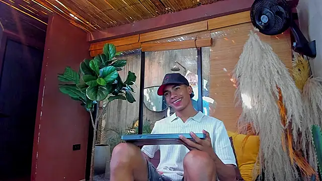 AlanCutee's cam snapshot