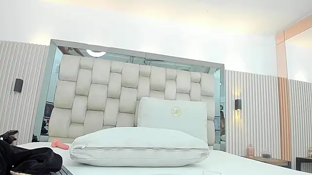 noah_pariss's cam snapshot