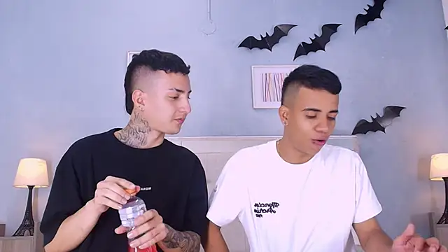 DamianAndMAximoo's cam snapshot