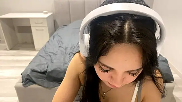 BabyEmi's cam snapshot