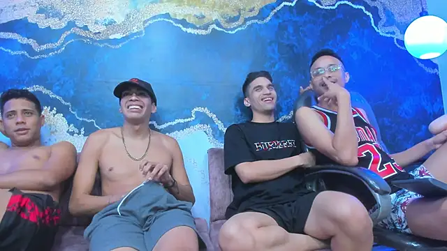 Juicy_Creww's cam snapshot