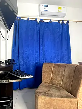 Kylian_Alessandro's cam snapshot