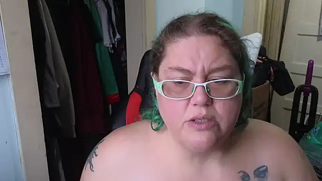 EmberCum live sex cam