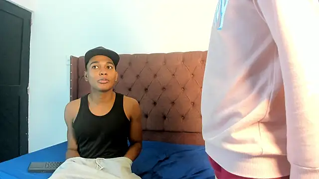 boys_yourparty's cam snapshot