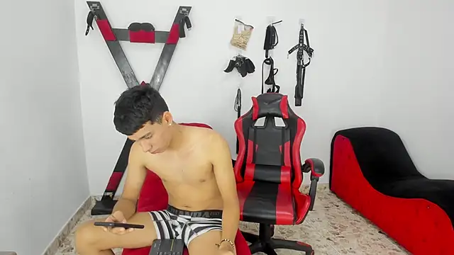 Harry_LatinBoy's cam snapshot