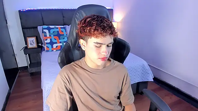 Aiiden_15's cam snapshot