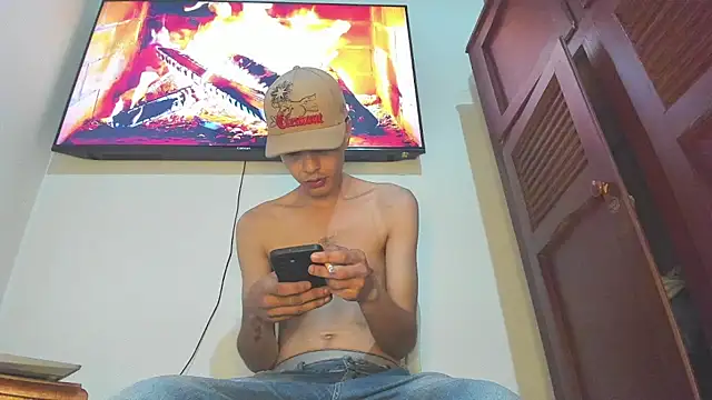 Master_liam00's cam snapshot